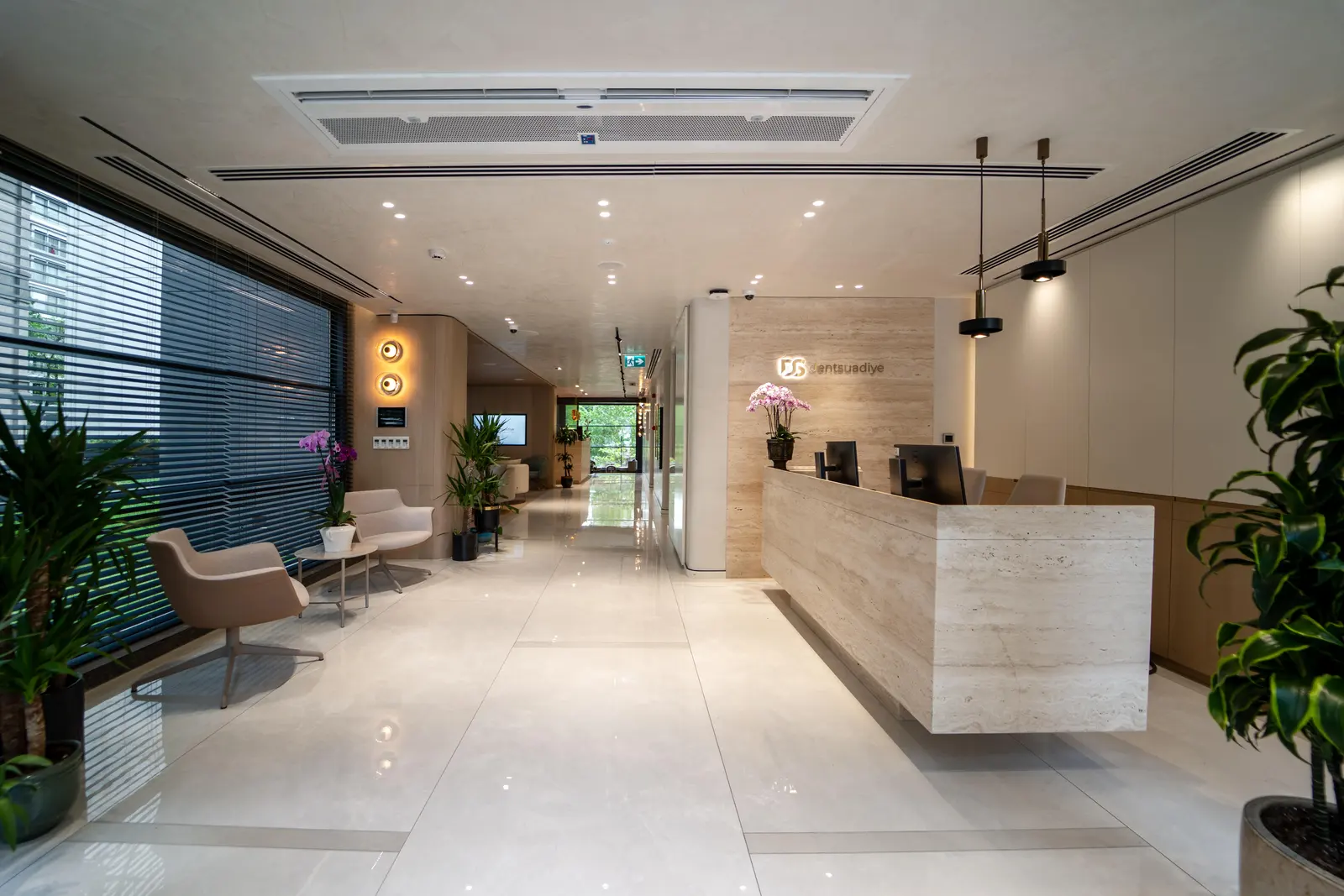 Clinic-provided photograph of Dentsuadiye Cadde Dental Clinic