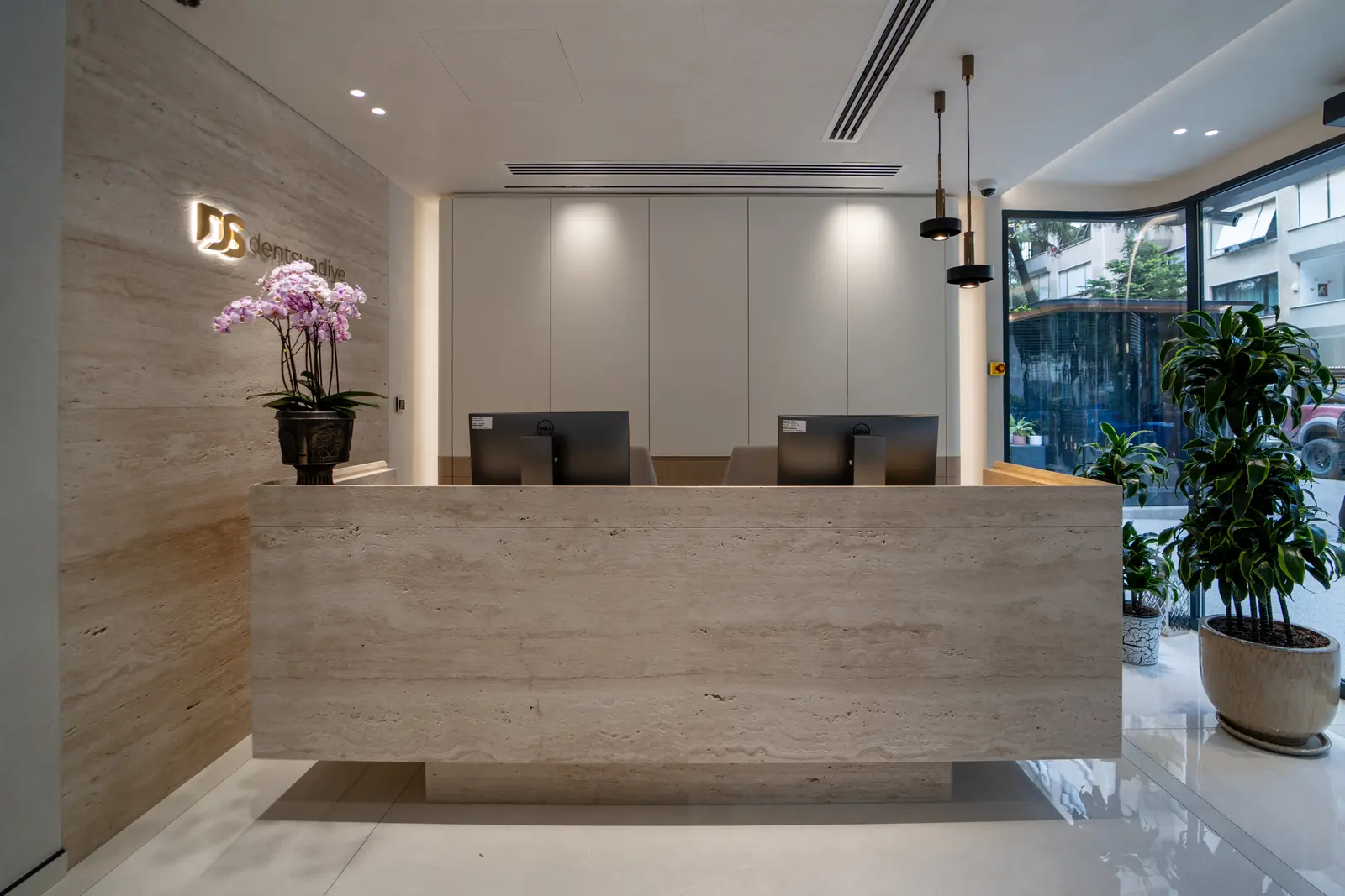 Clinic-provided photograph of Dentsuadiye Cadde Dental Clinic