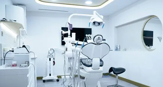 Clinic-provided photograph of AKL Clinic