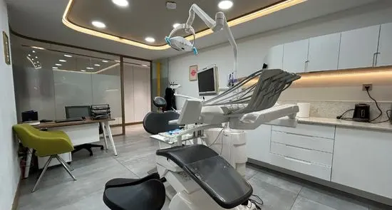 Clinic-provided photograph of AKL Clinic