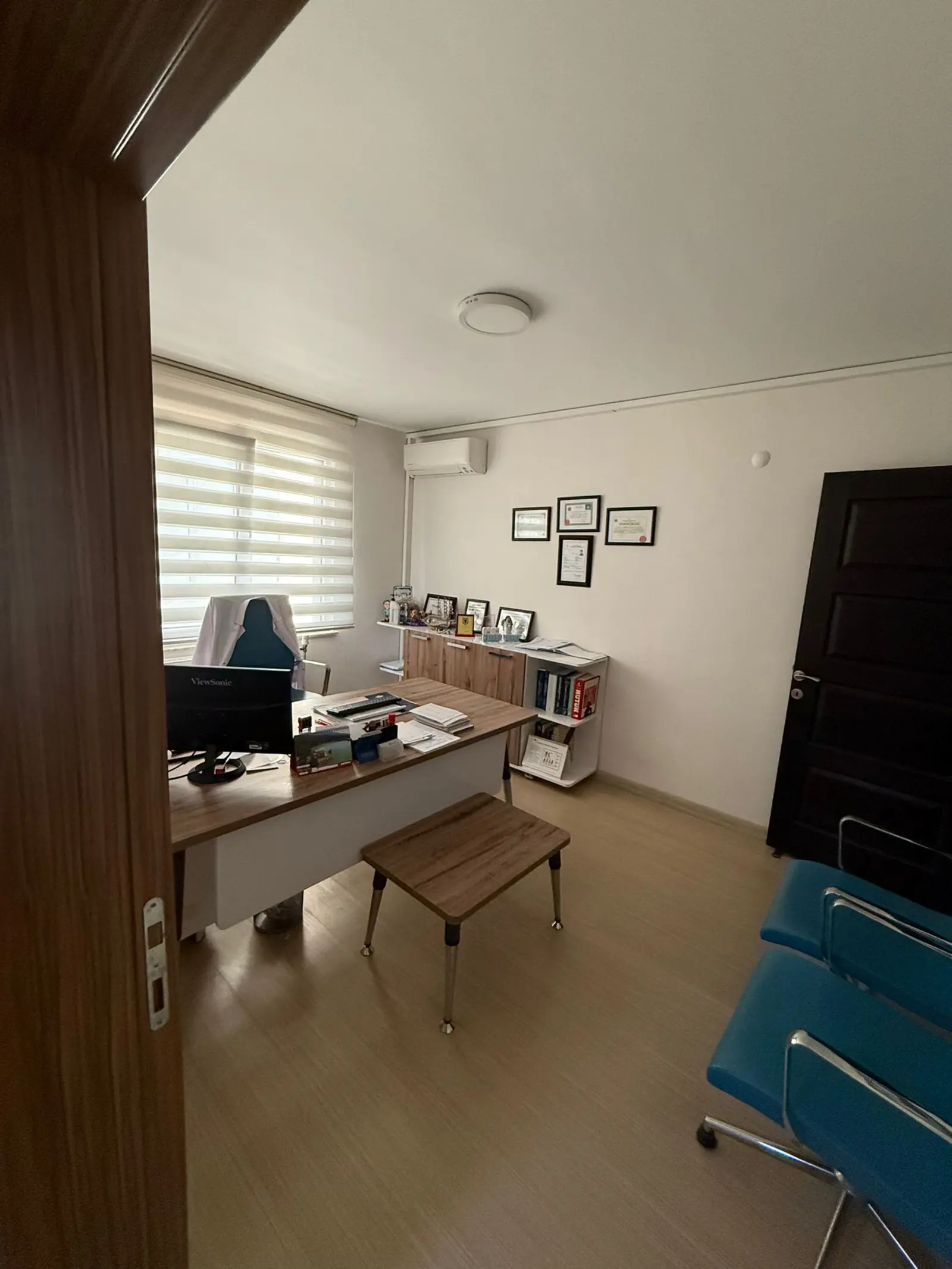 Clinic-provided photograph of Dr Kemal Yıldız