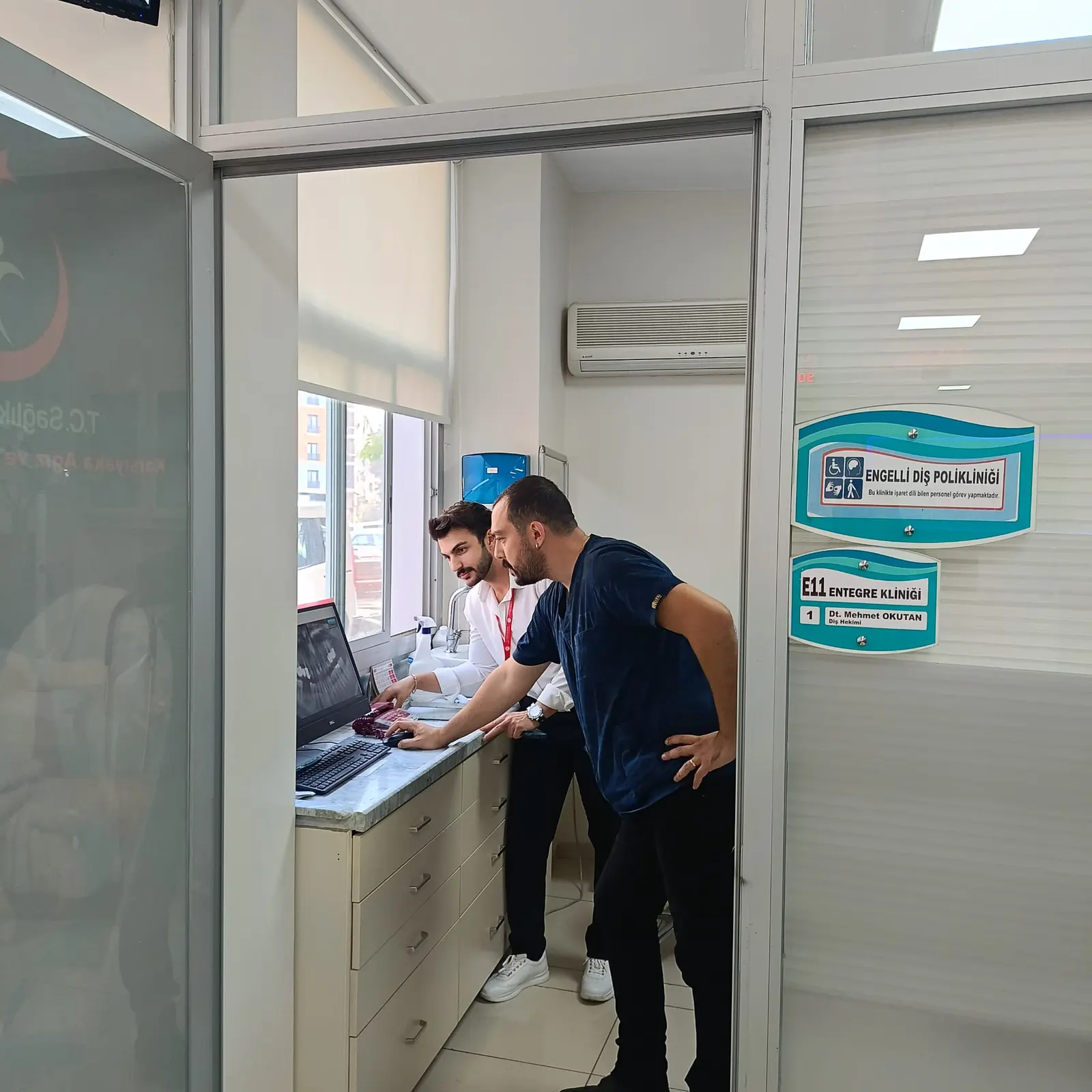 Von der Klinik bereitgestelltes Foto von Karşıyaka Zahnklinik