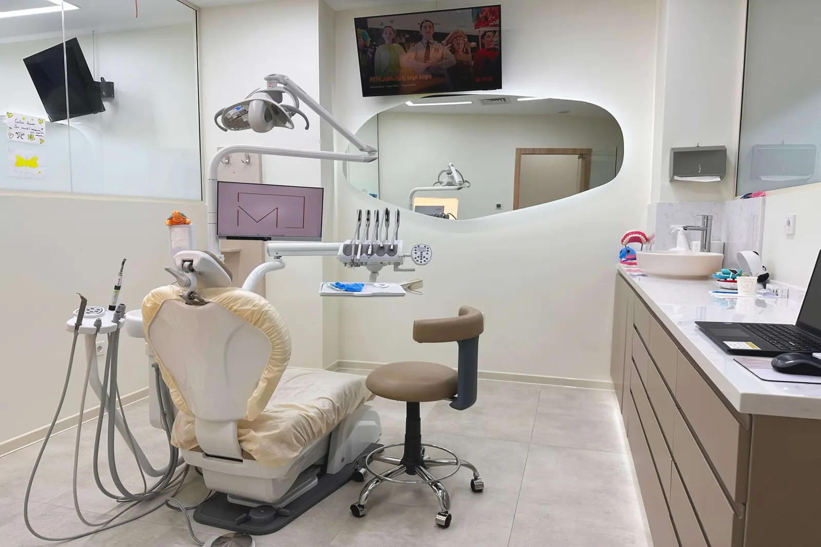 Von der Klinik bereitgestelltes Foto von M Zahnklinik