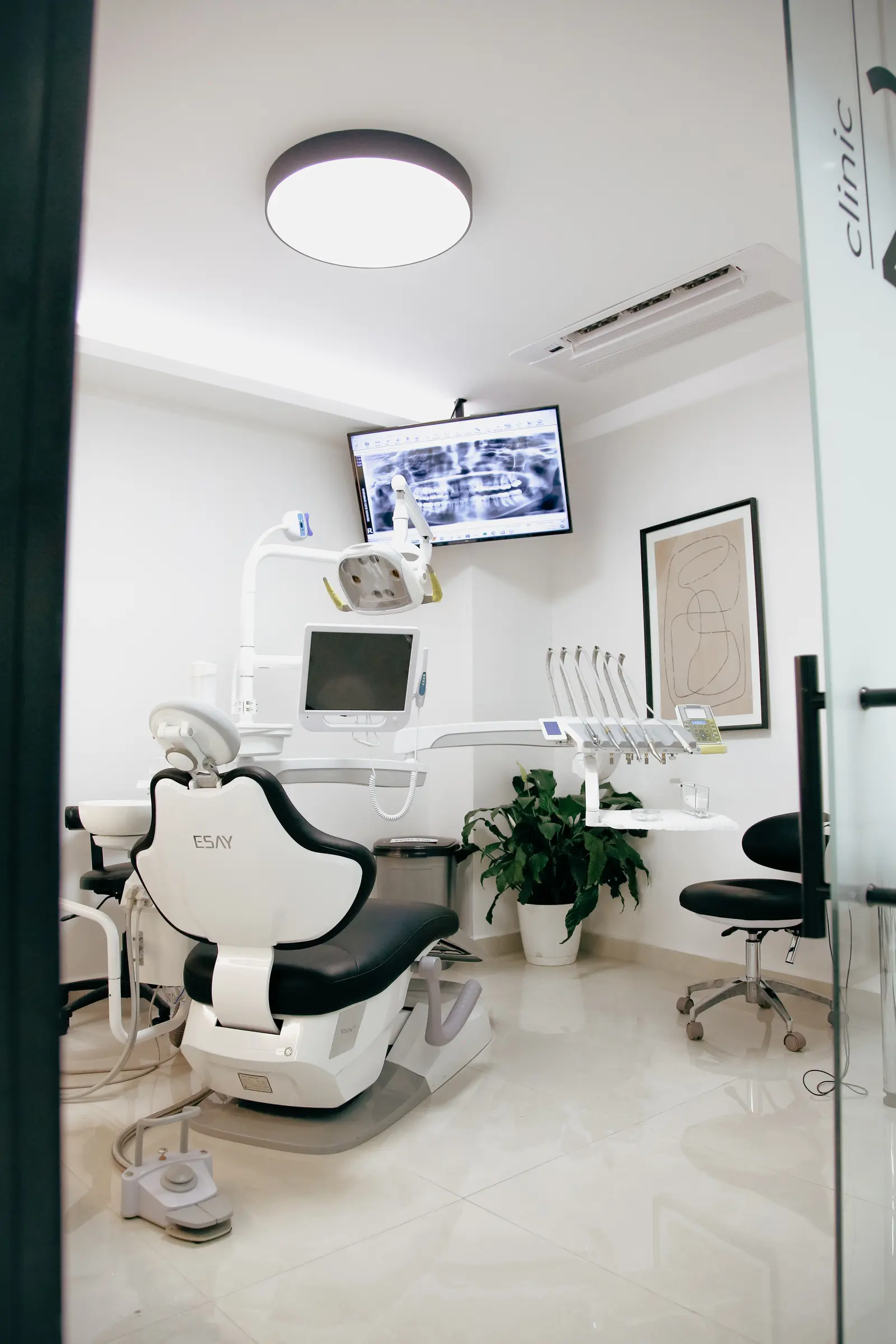 Clinic-provided photograph of Sezer Dental