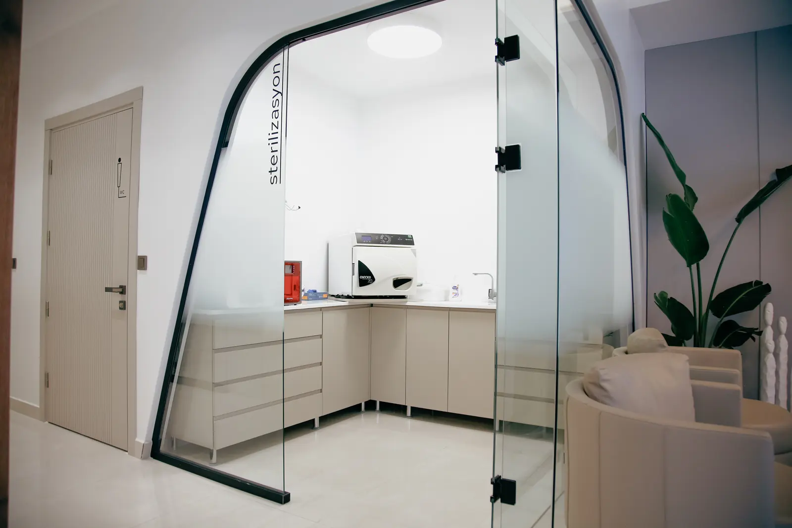 Clinic-provided photograph of Sezer Dental
