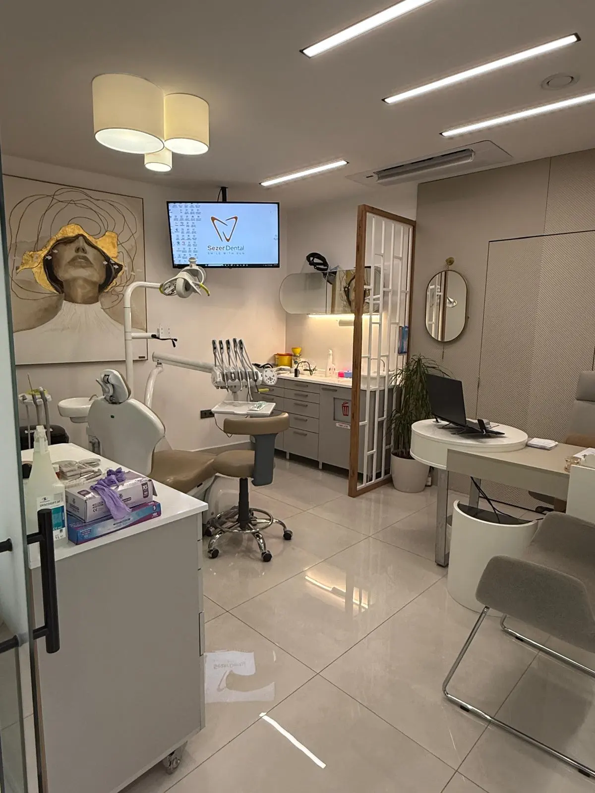 Clinic-provided photograph of Sezer Dental