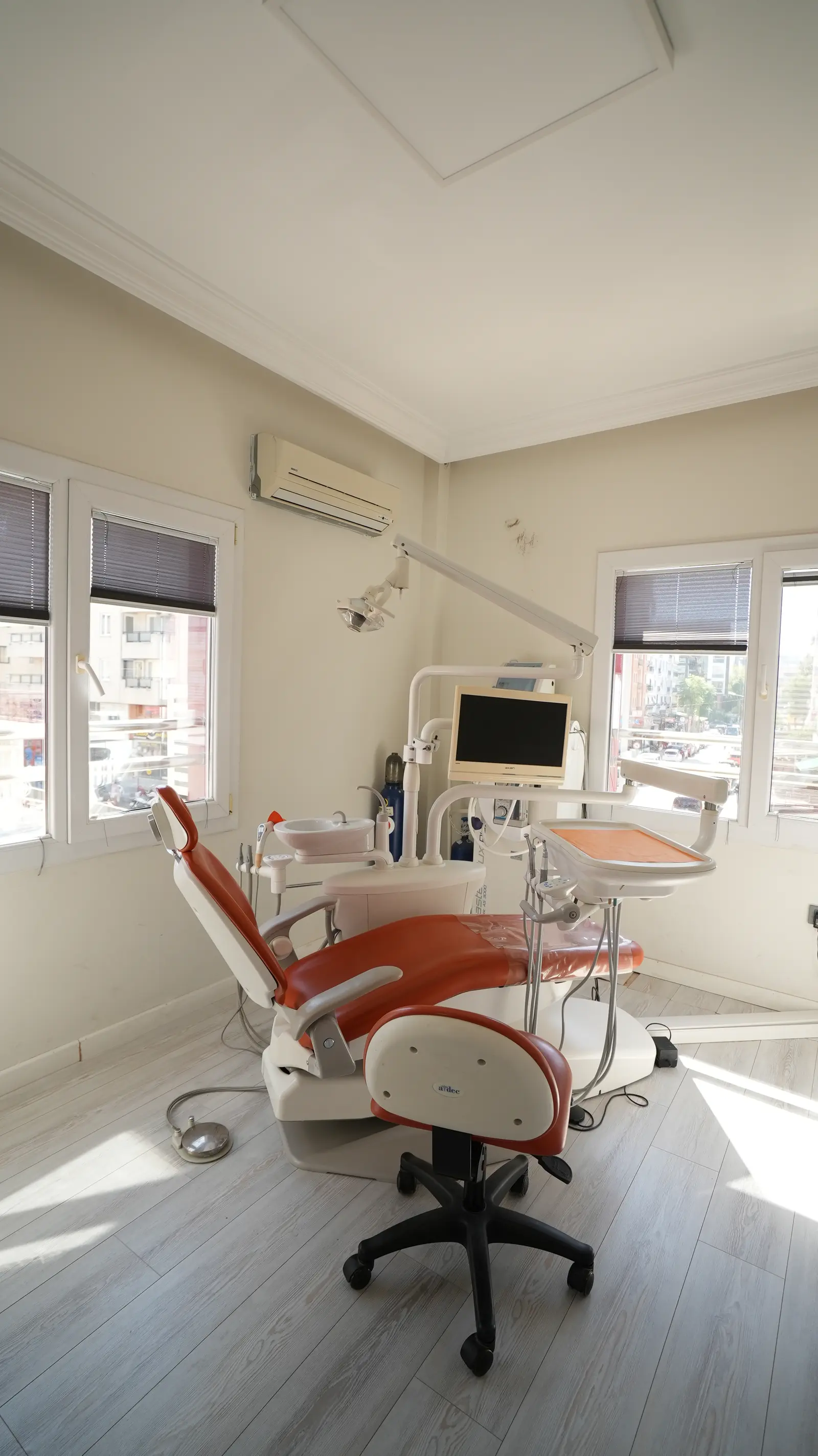 Clinic-provided photograph of Diş Adası Dental Clinic