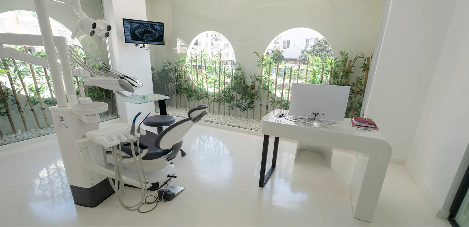Clinic-provided photograph of Calinalti Dental Clinic