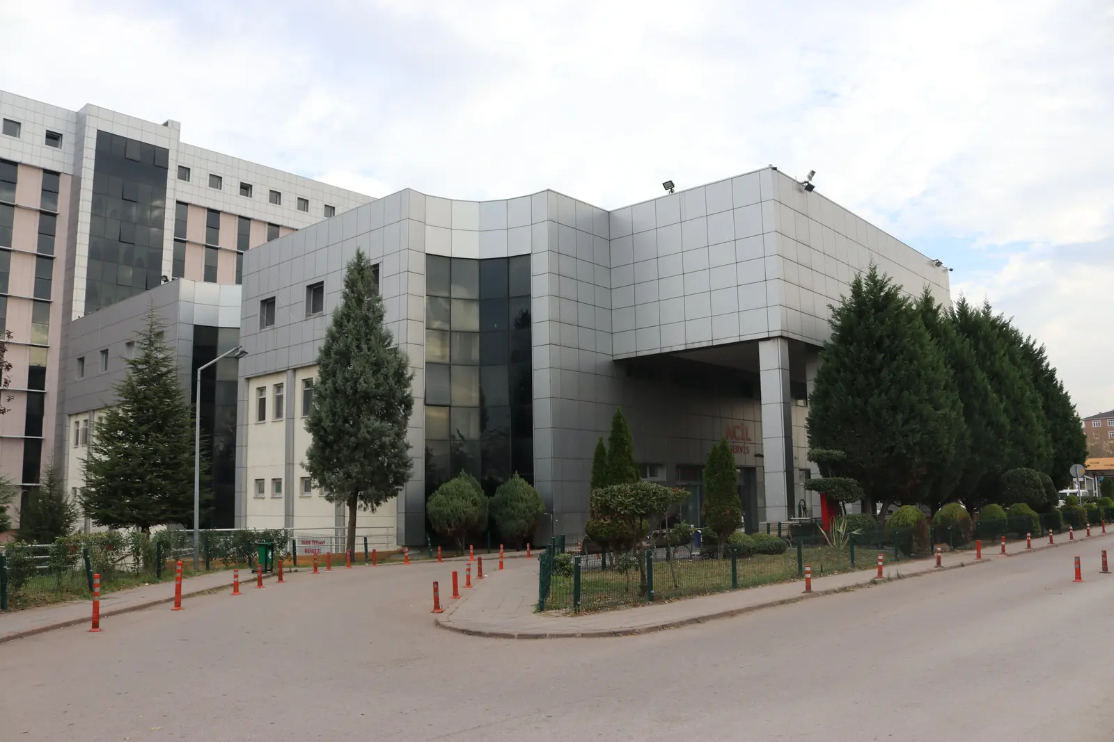 Clinic-provided photograph of Derince Training and Research Hospital
