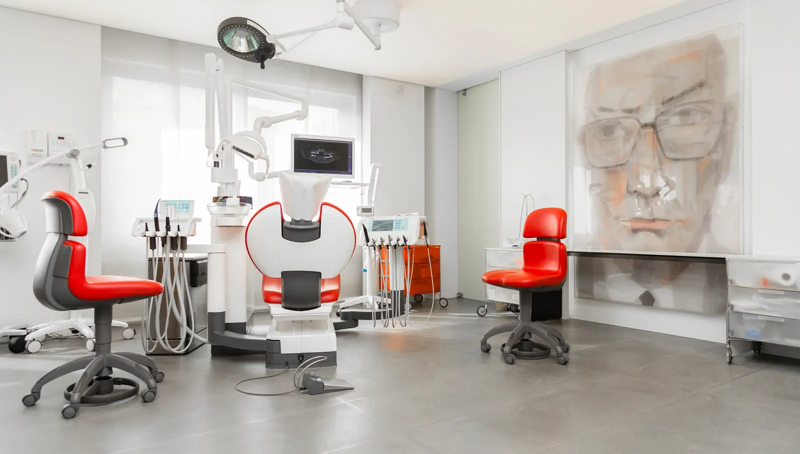 Clinic-provided photograph of Erhan Aydınlar Dental Clinic
