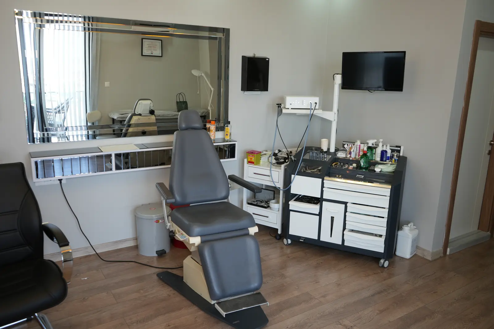 Clinic-provided photograph of Dr Özlem Oymak
