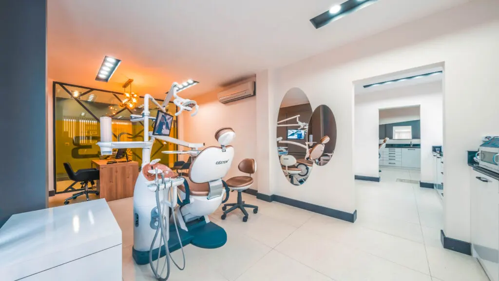 Von der Klinik bereitgestelltes Foto von Adalya Dental Clinic