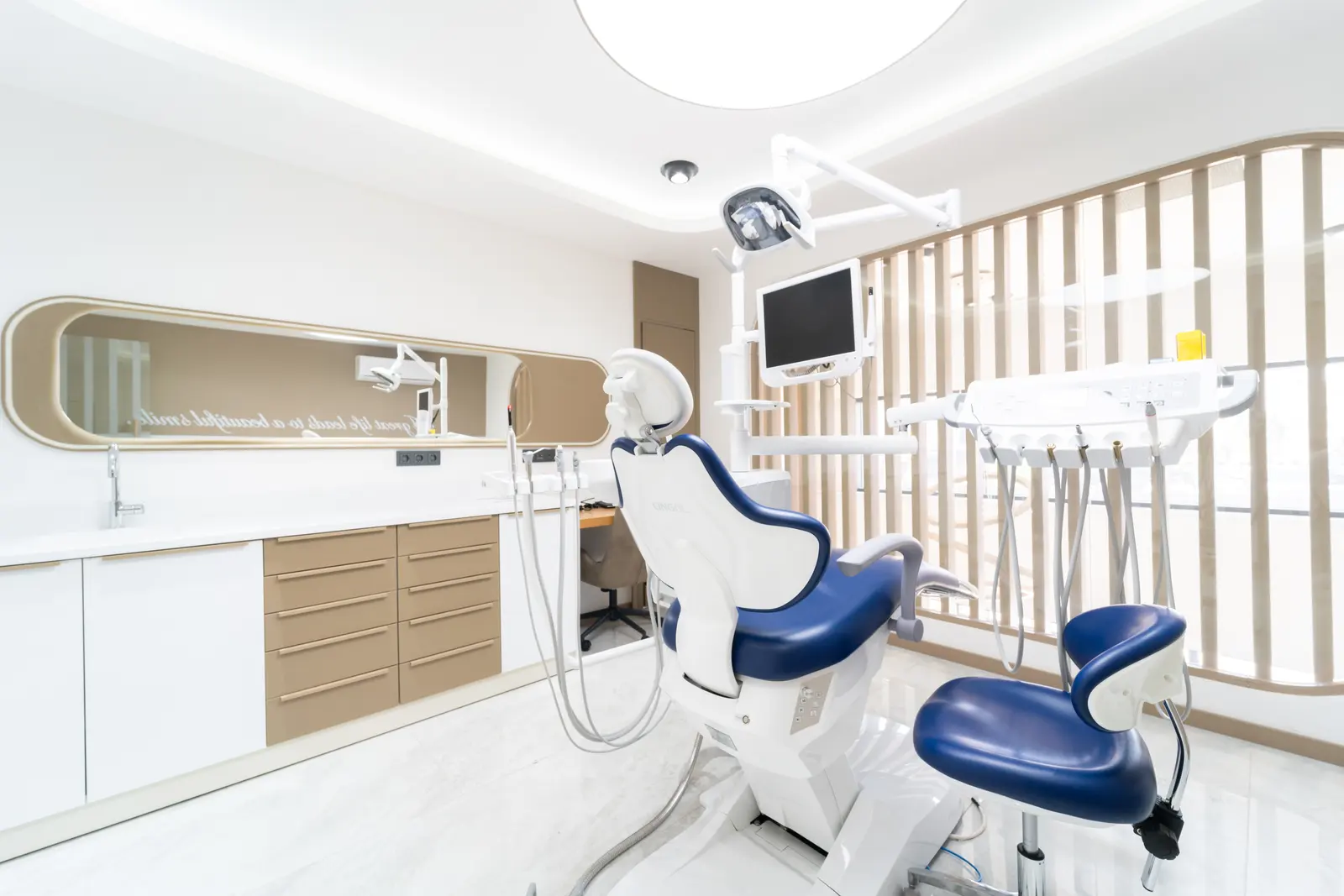 Clinic-provided photograph of Universal Dental Turkey
