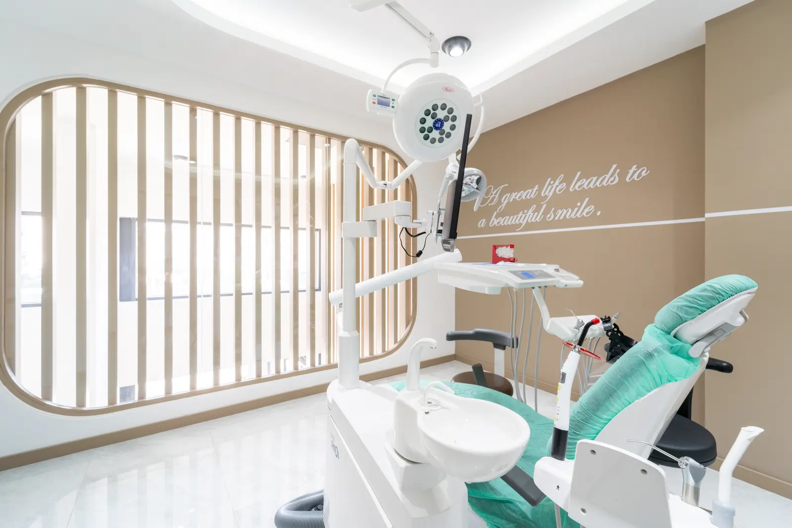 Clinic-provided photograph of Universal Dental Turkey