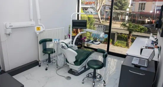 Clinic-provided photograph of Esthetic Smile Academy