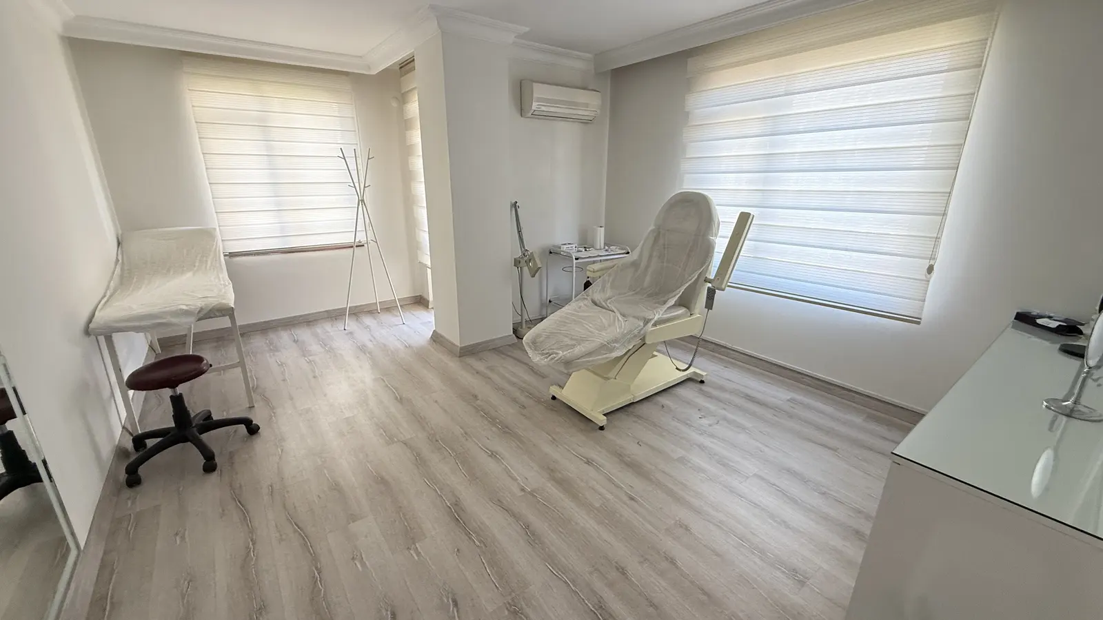 Von der Klinik bereitgestelltes Foto von Assoc. Prof. Dr. Kemal İslamoğlu