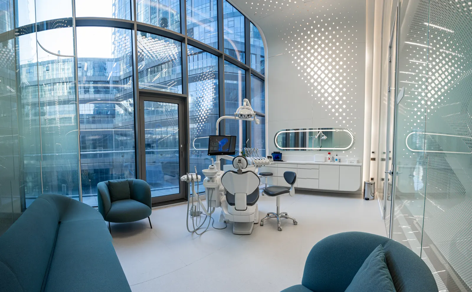 Clinic-provided photograph of Esnan Dental Clinics in Turkey
