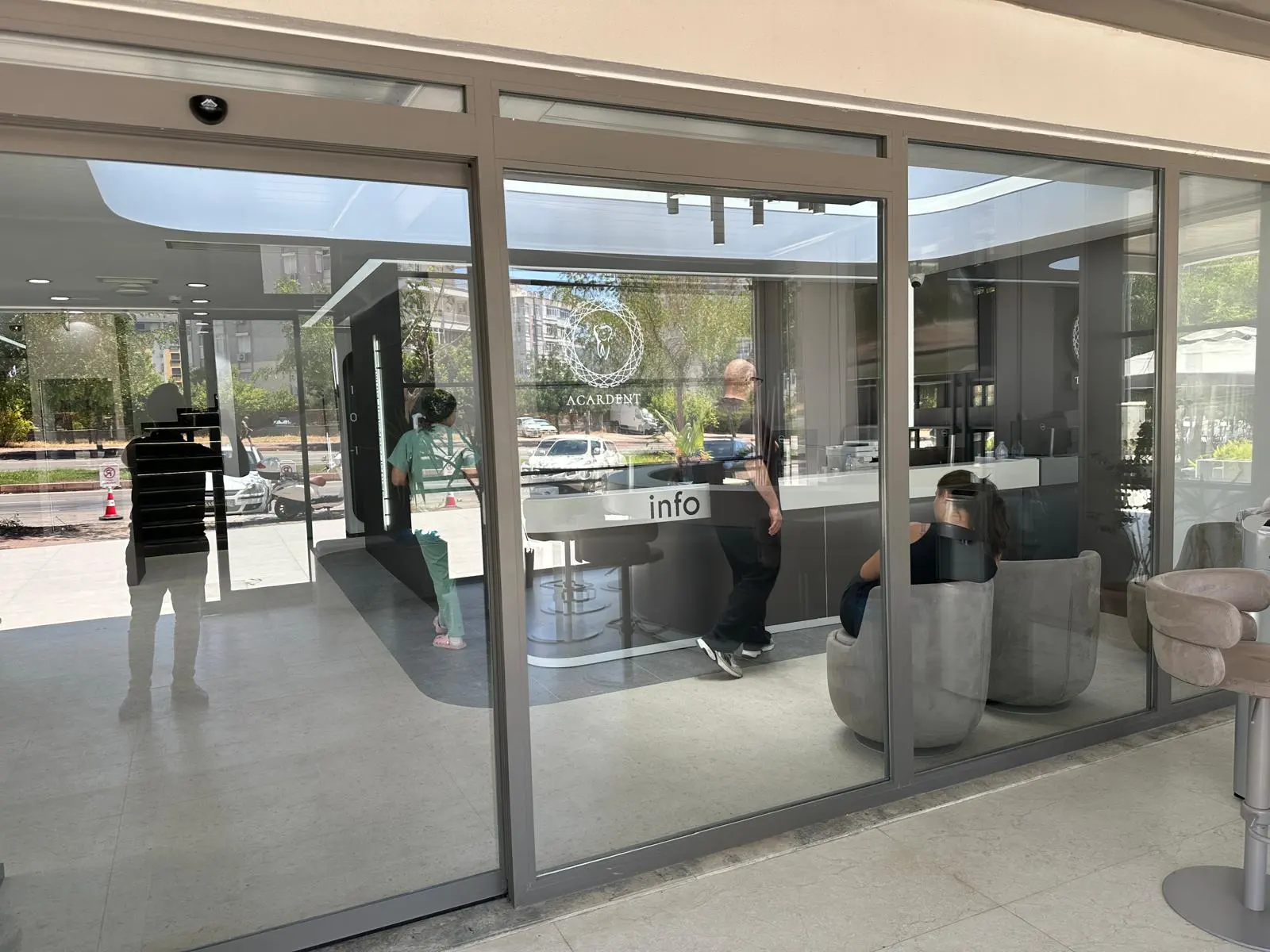 Von der Klinik bereitgestelltes Foto von Acardent Zahnklinik