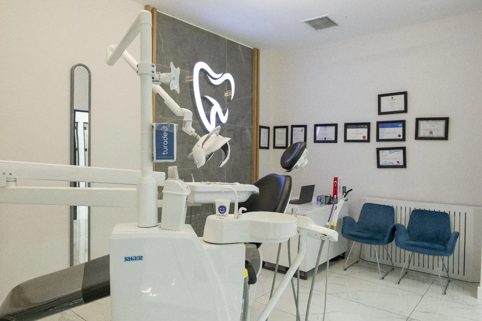Von der Klinik bereitgestelltes Foto von Tura Zahnklinik