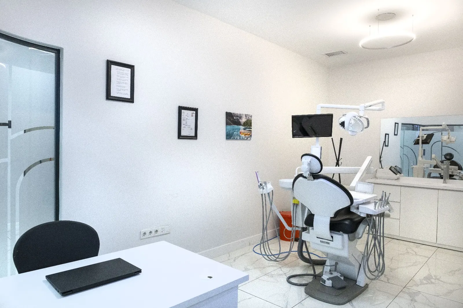 Von der Klinik bereitgestelltes Foto von Tura Zahnklinik