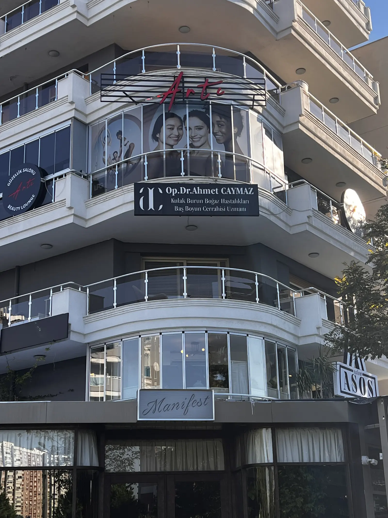 Von der Klinik bereitgestelltes Foto von Dr. Ahmet Caymaz