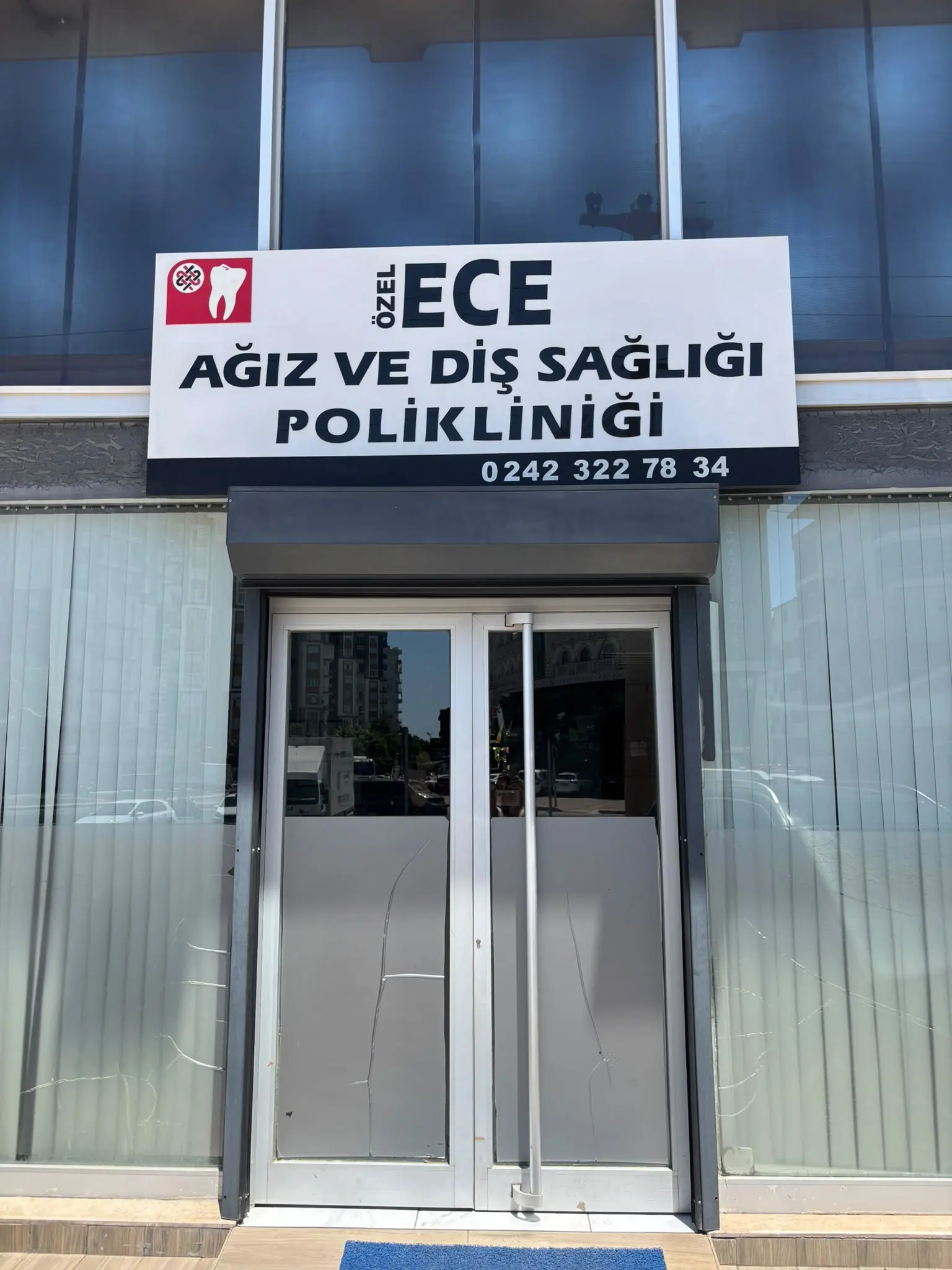 Von der Klinik bereitgestelltes Foto von Ece Zahnklinik