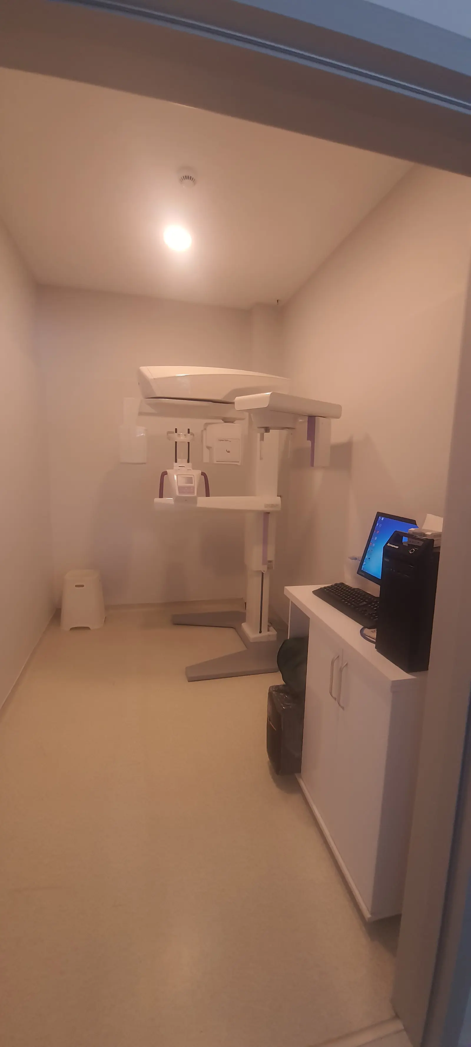 Von der Klinik bereitgestelltes Foto von Erdem Azim Zahnklinik