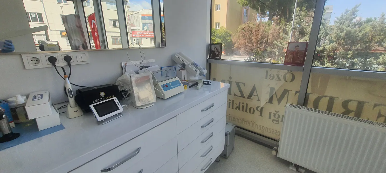 Von der Klinik bereitgestelltes Foto von Erdem Azim Zahnklinik