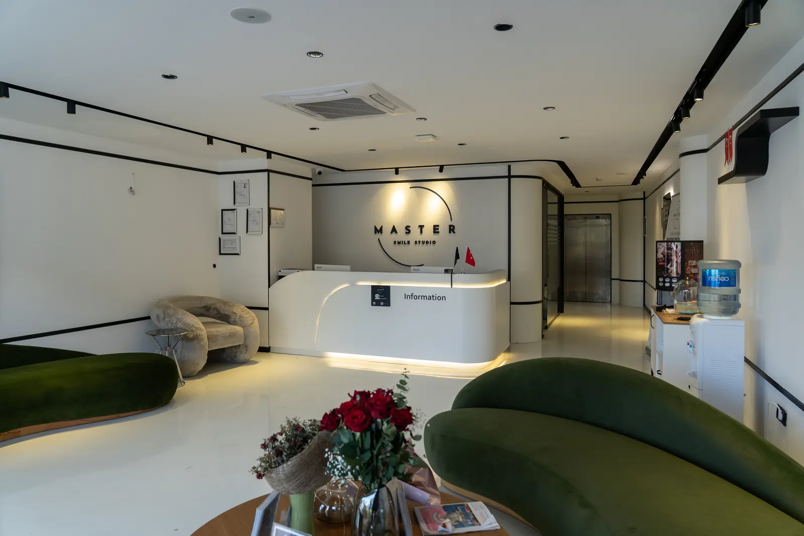 Clinic-provided photograph of Master Smile Studio