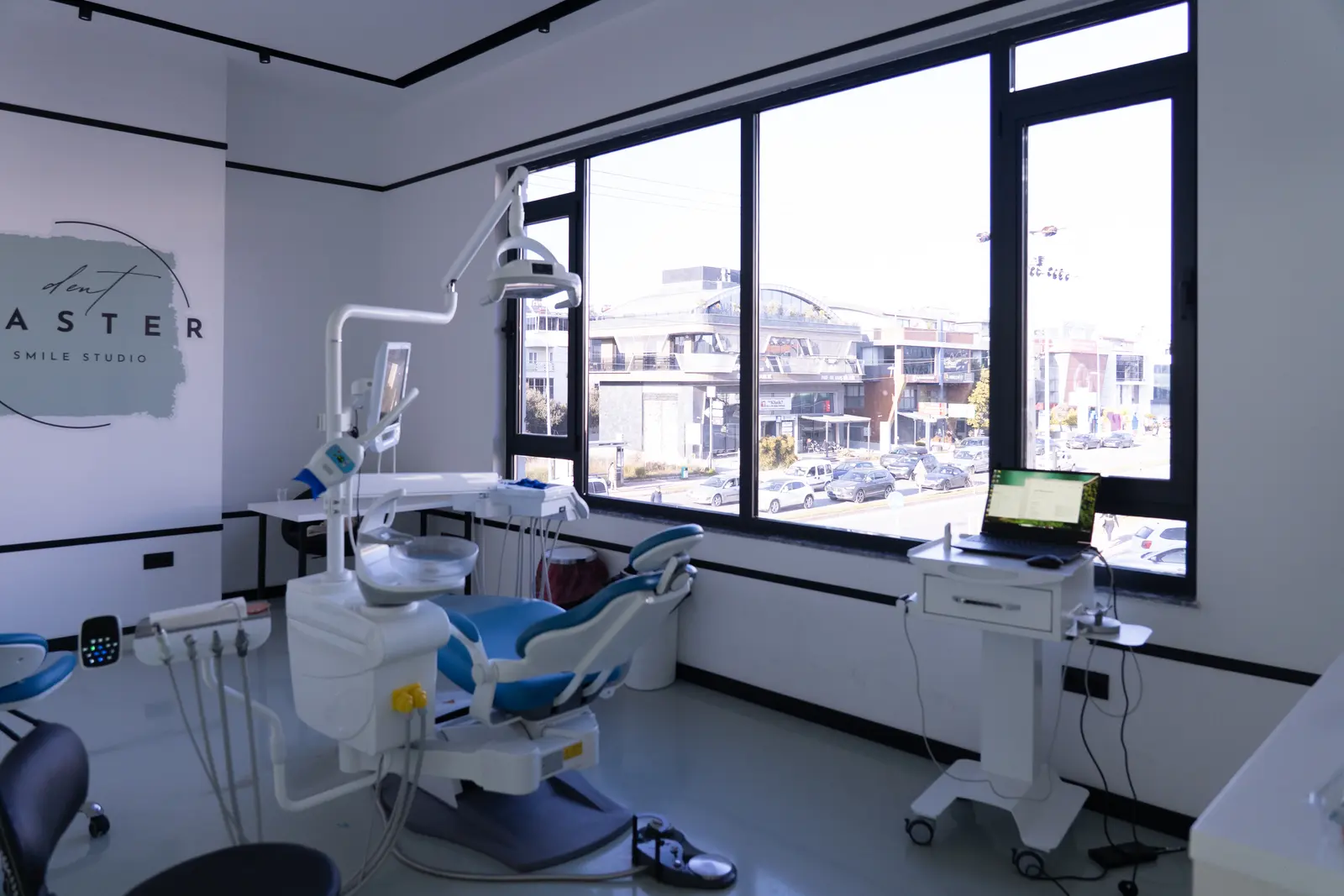 Clinic-provided photograph of Master Smile Studio