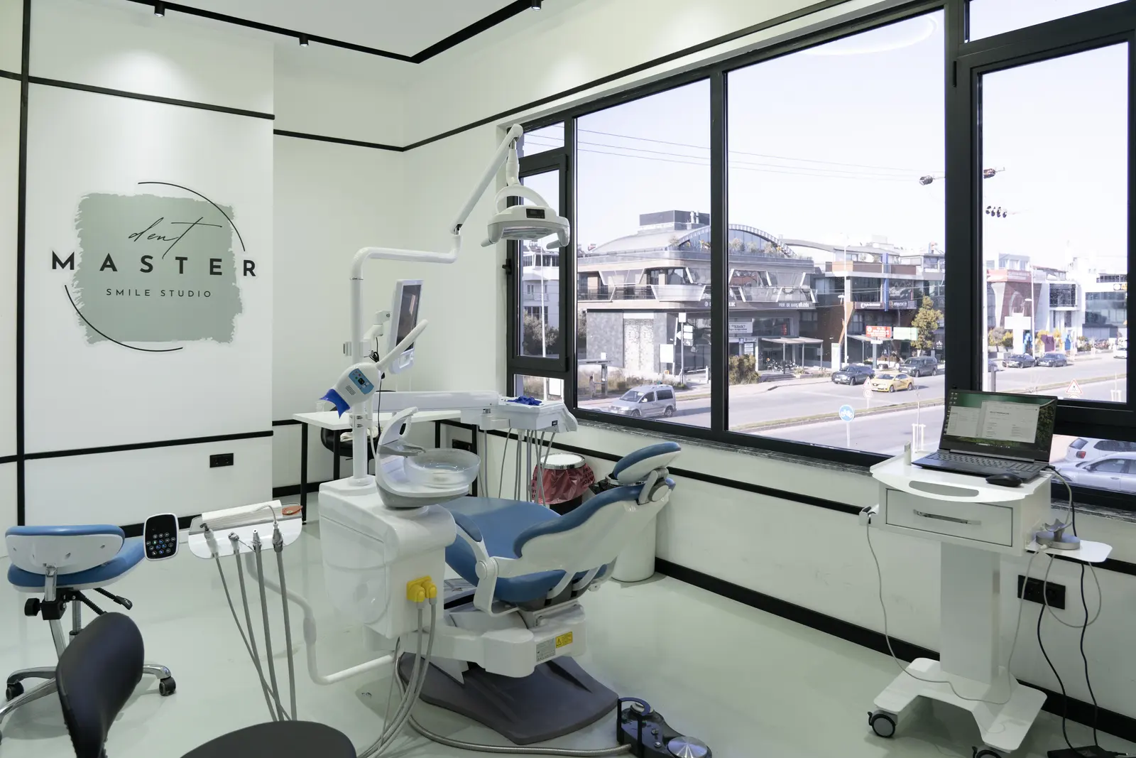Clinic-provided photograph of Master Smile Studio