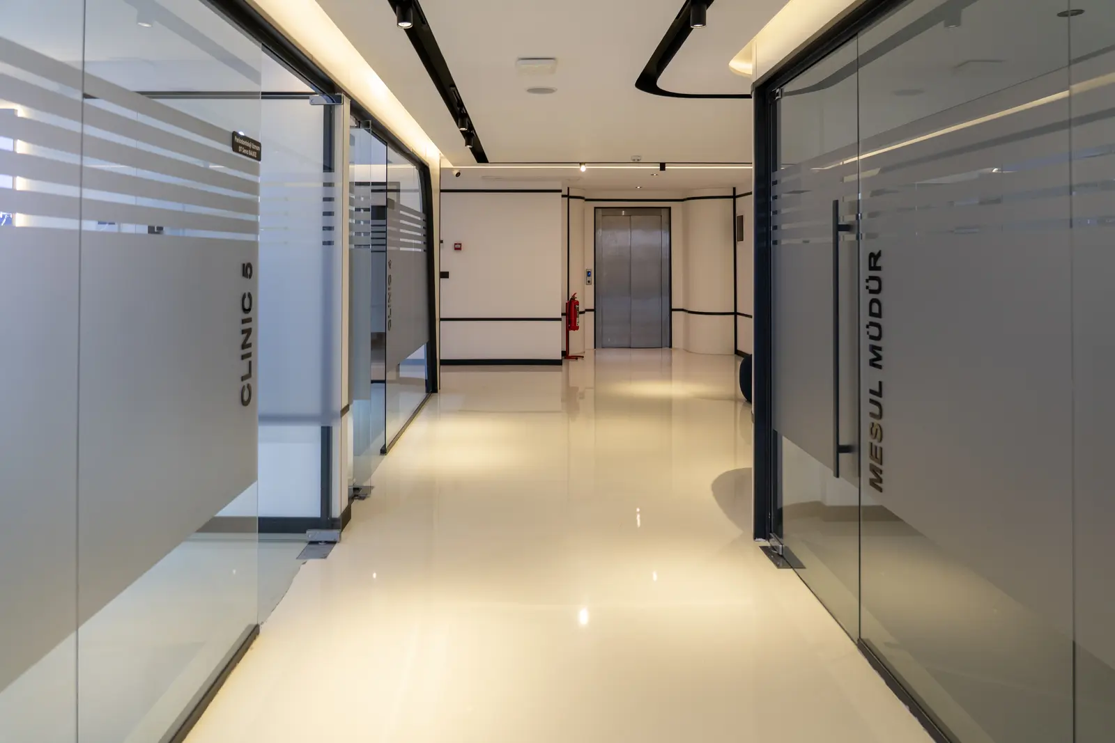 Clinic-provided photograph of Master Smile Studio