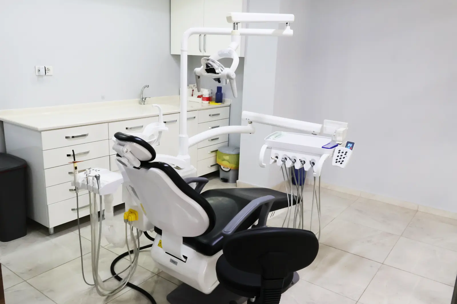 Clinic-provided photograph of GG Smile Clinic
