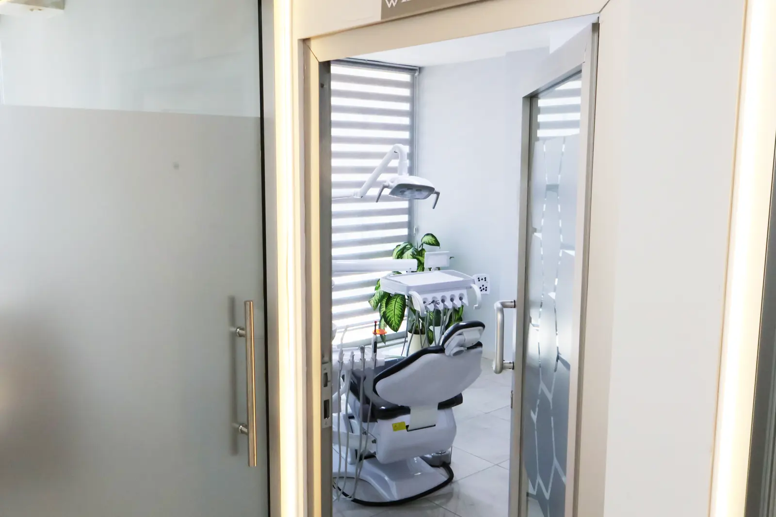 Clinic-provided photograph of GG Smile Clinic