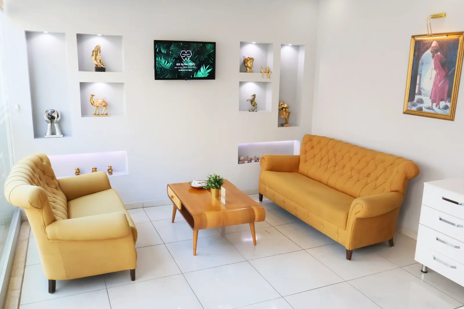 Clinic-provided photograph of GG Smile Clinic
