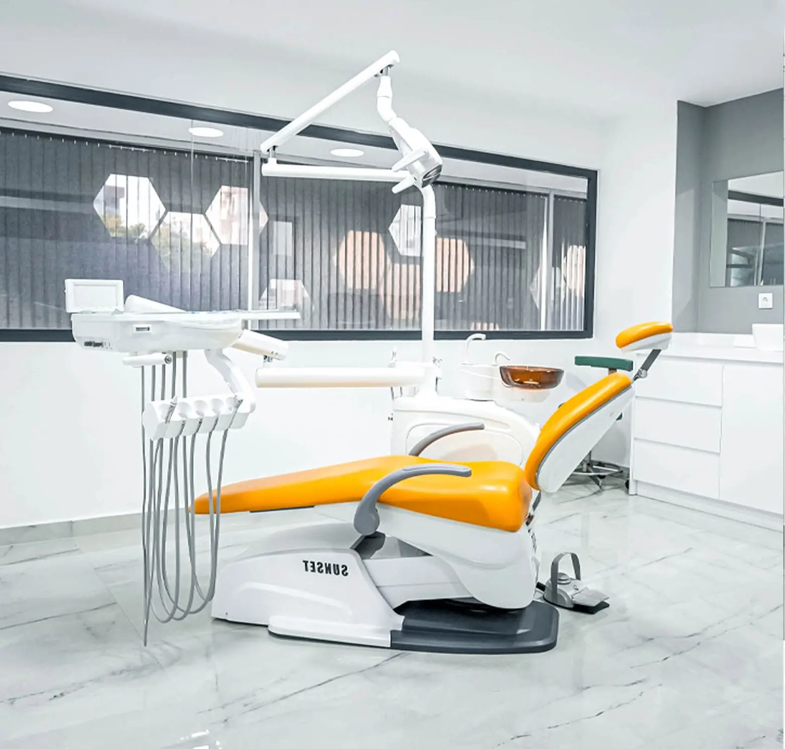 Von der Klinik bereitgestelltes Foto von S.T.O.M Zahnklinik