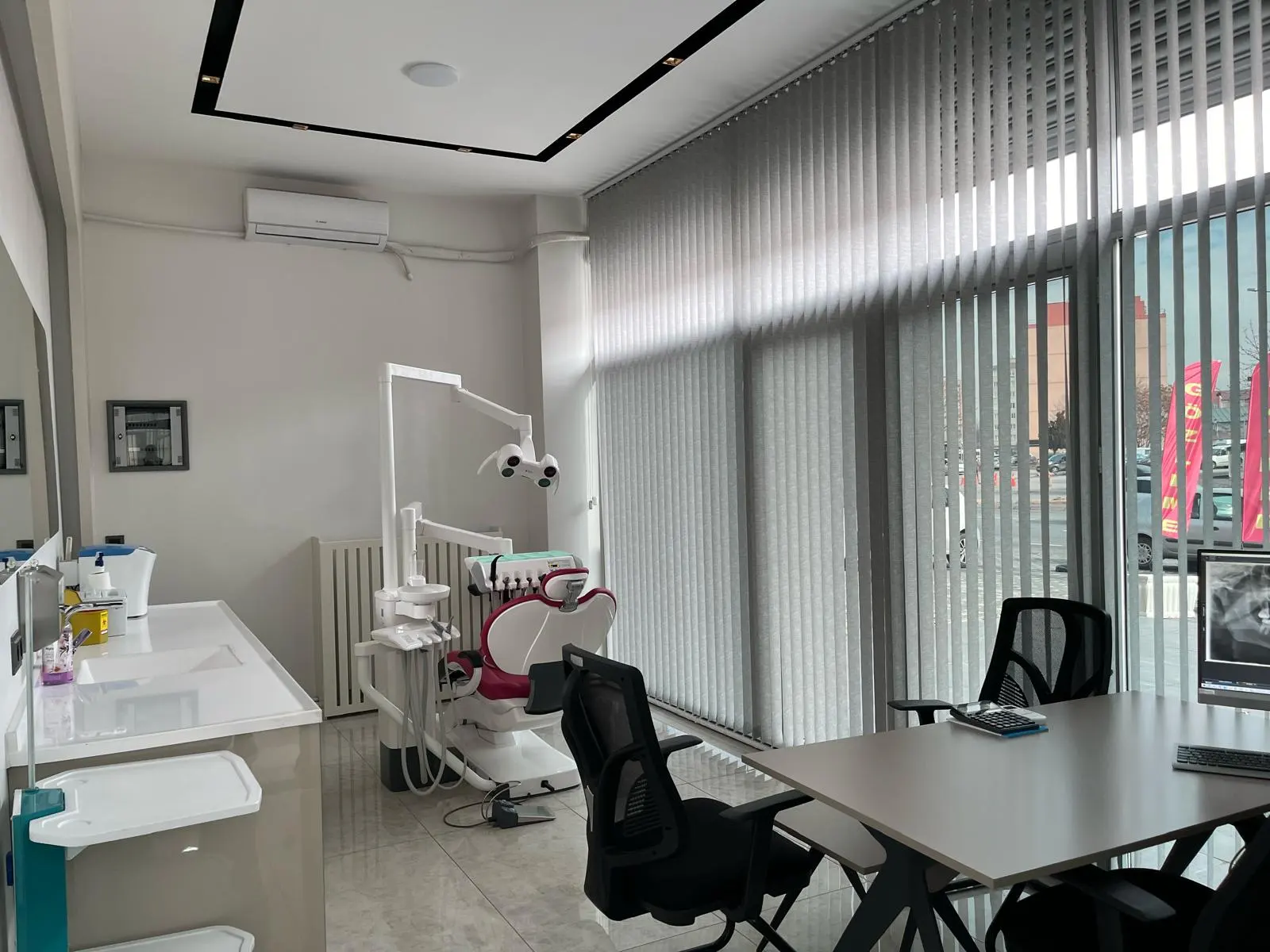 Clinic-provided photograph of Tektaş Dental Clinic