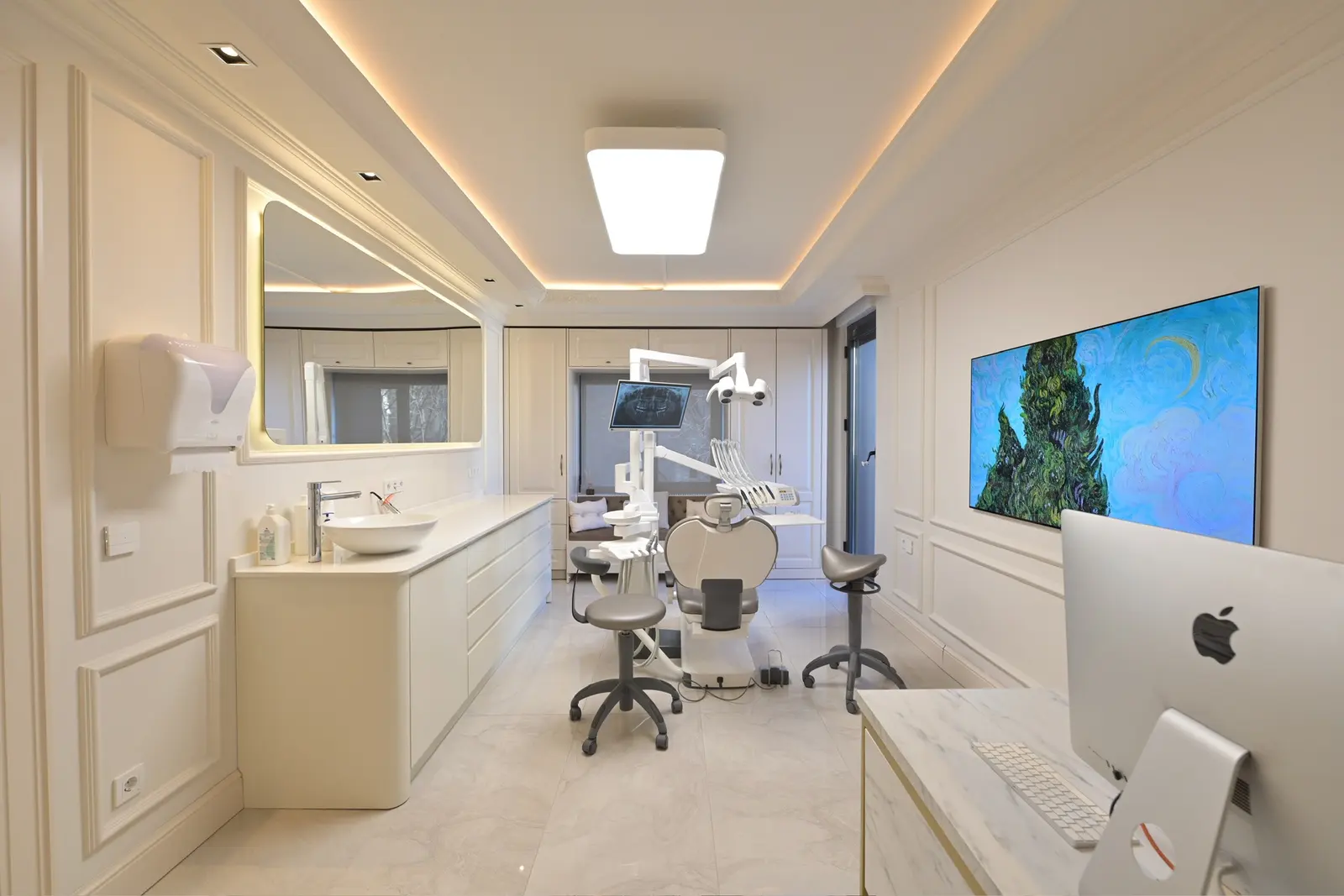 Clinic-provided photograph of Dr Sinem Karakaş Kalak