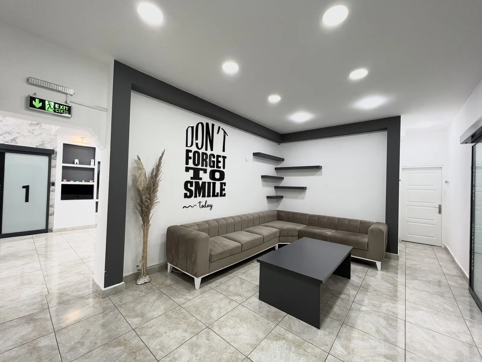 Clinic-provided photograph of Dent Ordu