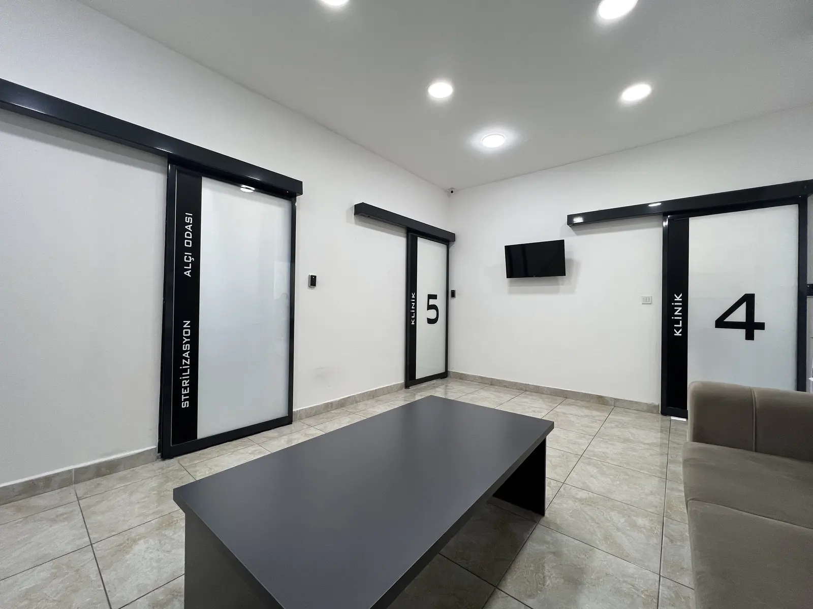 Clinic-provided photograph of Dent Ordu