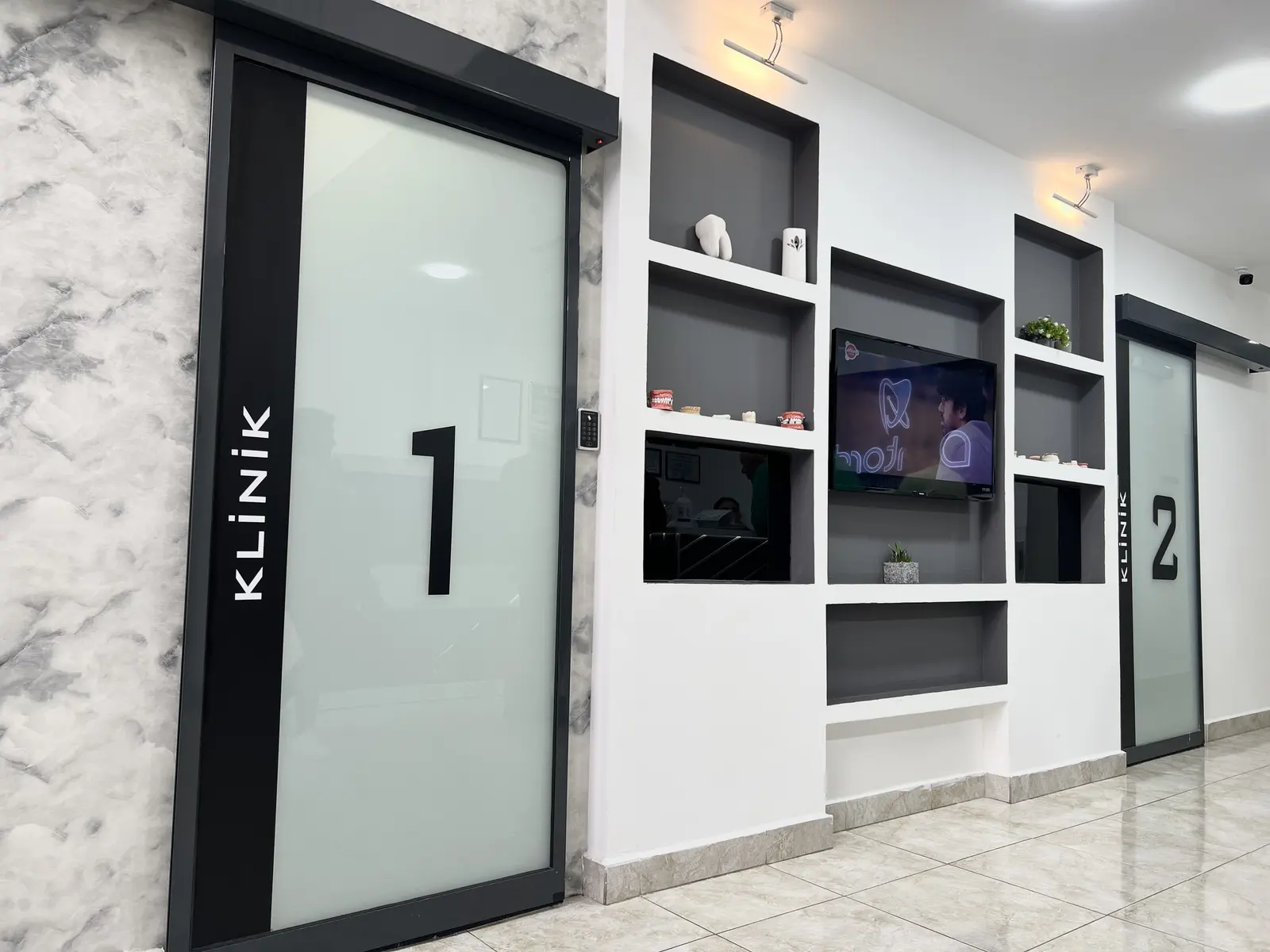 Clinic-provided photograph of Dent Ordu