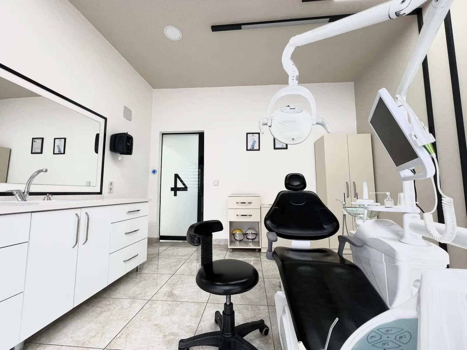 Clinic-provided photograph of Dent Ordu