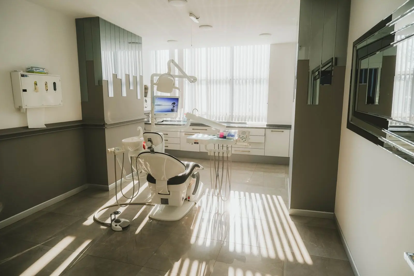 Clinic-provided photograph of Yeşilyurt Bostanlı Dental Clinic