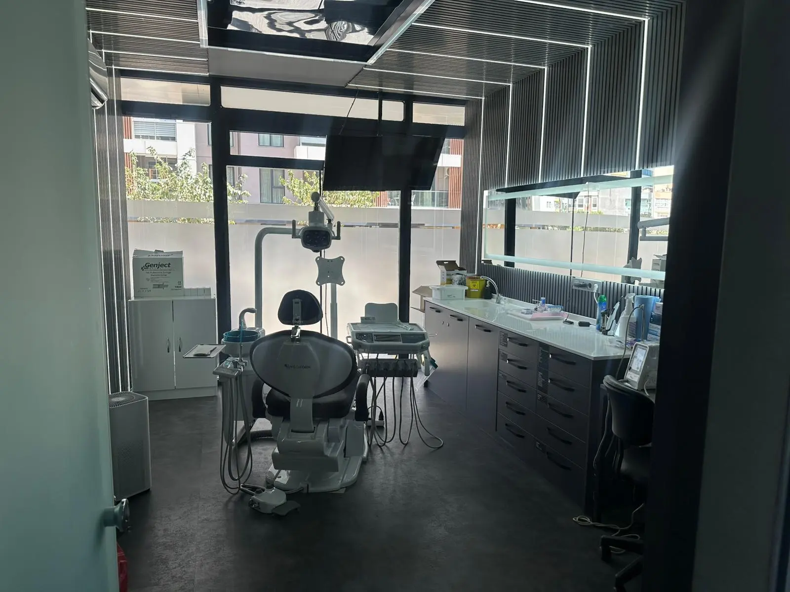 Clinic-provided photograph of Dentsun Dental Clinic