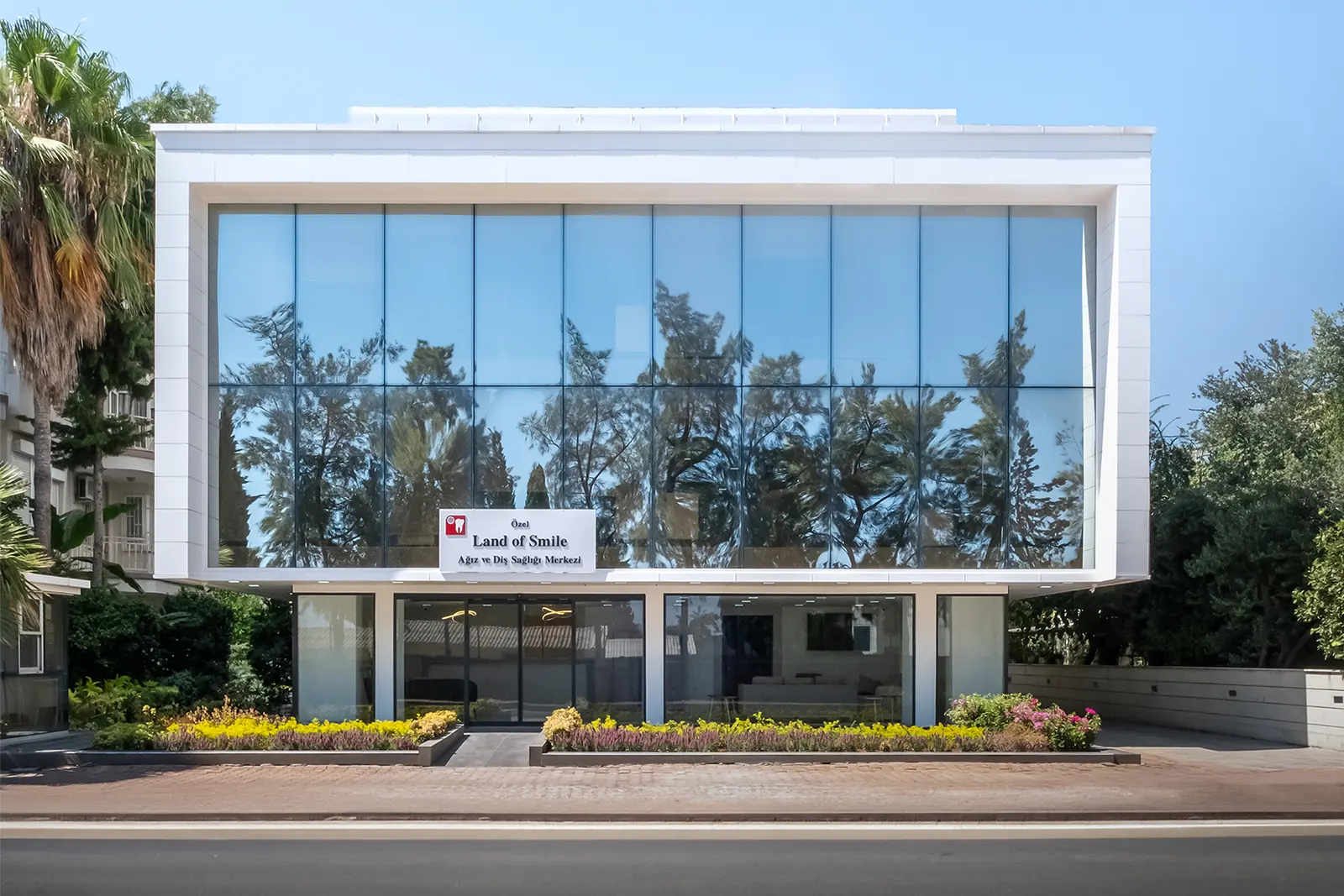 Clinic-provided photograph of Land Of Smile Dental Center