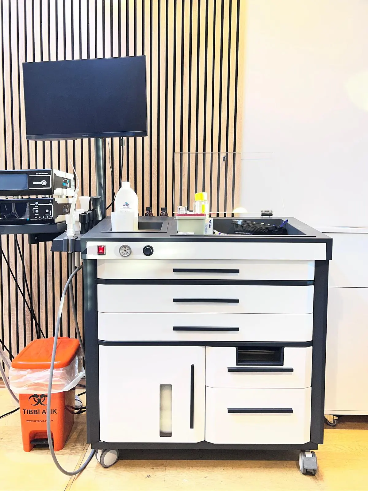 Clinic-provided photograph of Dr Mehmet Vefa Kılıç