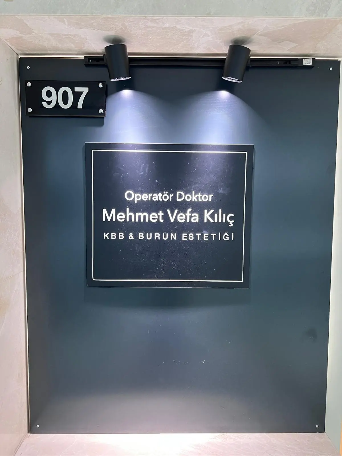 Clinic-provided photograph of Dr Mehmet Vefa Kılıç