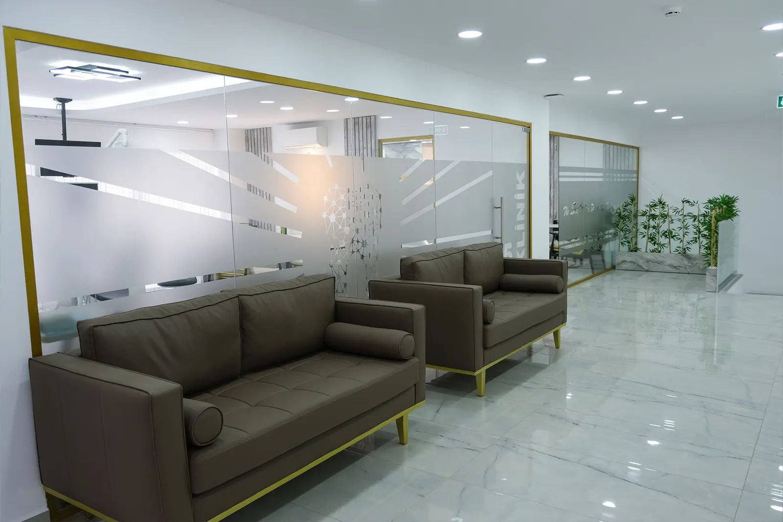 Clinic-provided photograph of Şirinyalı Dental Clinic