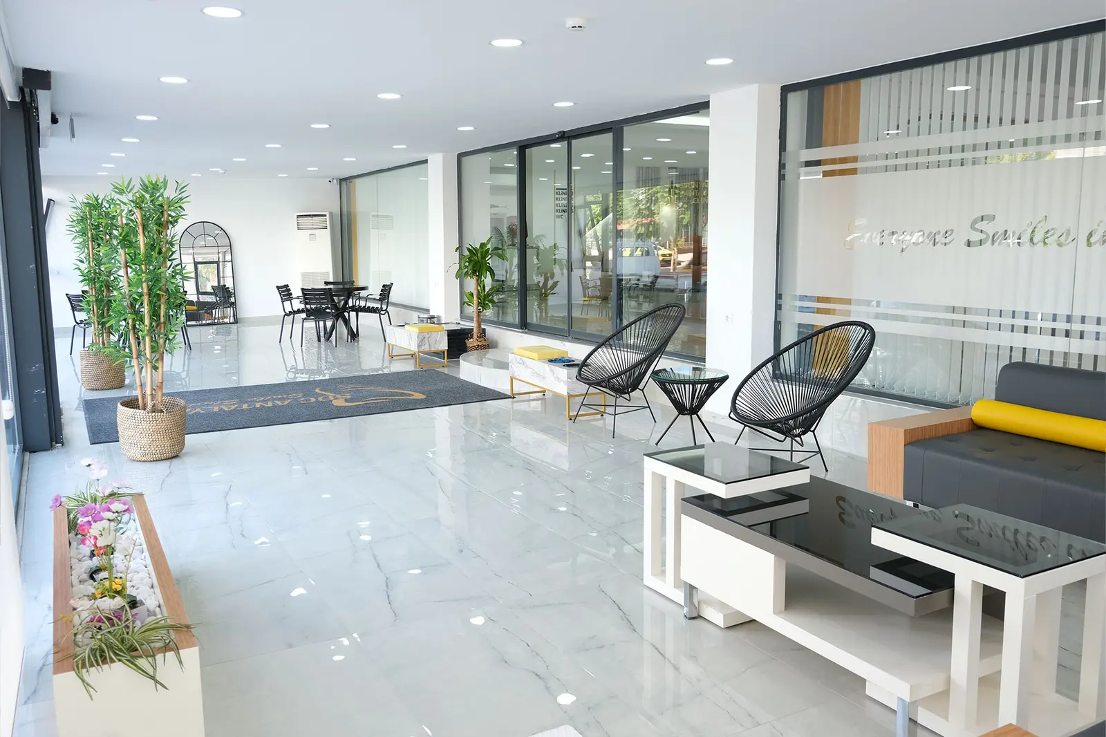 Clinic-provided photograph of Şirinyalı Dental Clinic