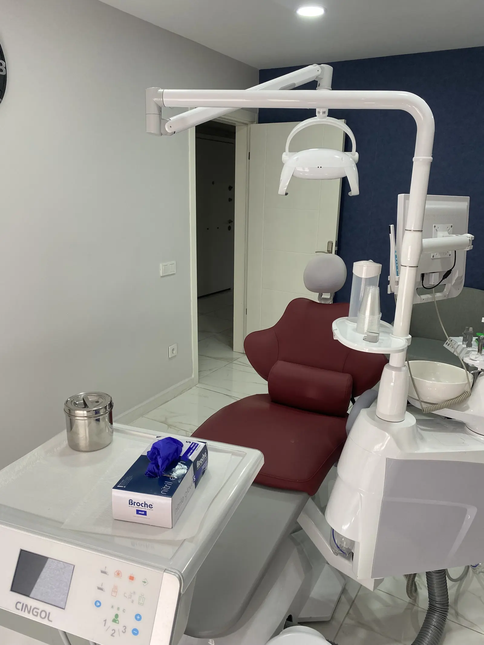 Clinic-provided photograph of Sina Dental Clinic